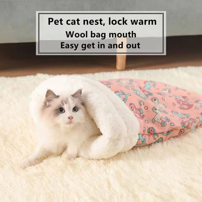 Cat bed sleeping bag drill hole bed closed kitten bed small dog bed sense of security autumn and winter sleeping bed drill bed lamb fleece