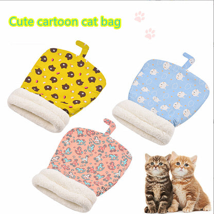Cat bed sleeping bag drill hole bed closed kitten bed small dog bed sense of security autumn and winter sleeping bed drill bed lamb fleece